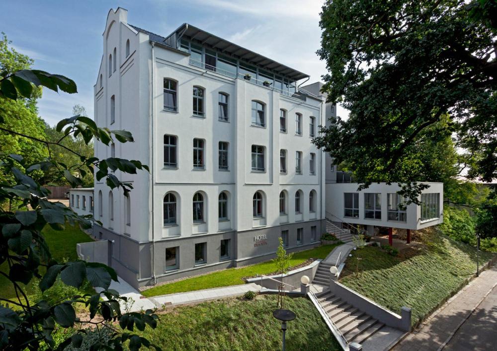Hotel Zwischen Den Seen Варен Екстериор снимка